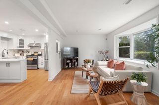 110 Coolidge Hill Rd 2, Watertown, MA 02472