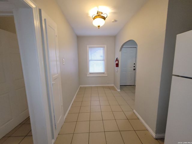 1802 W Gramercy Pl Apt 2, San Antonio, TX 78201