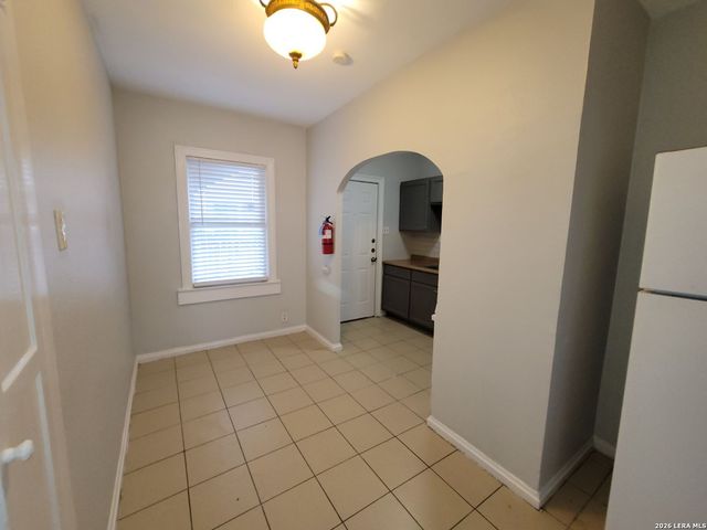 1802 W Gramercy Pl Apt 2, San Antonio, TX 78201