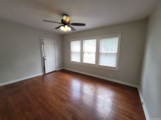 1802 W Gramercy Pl Apt 2, San Antonio, TX 78201