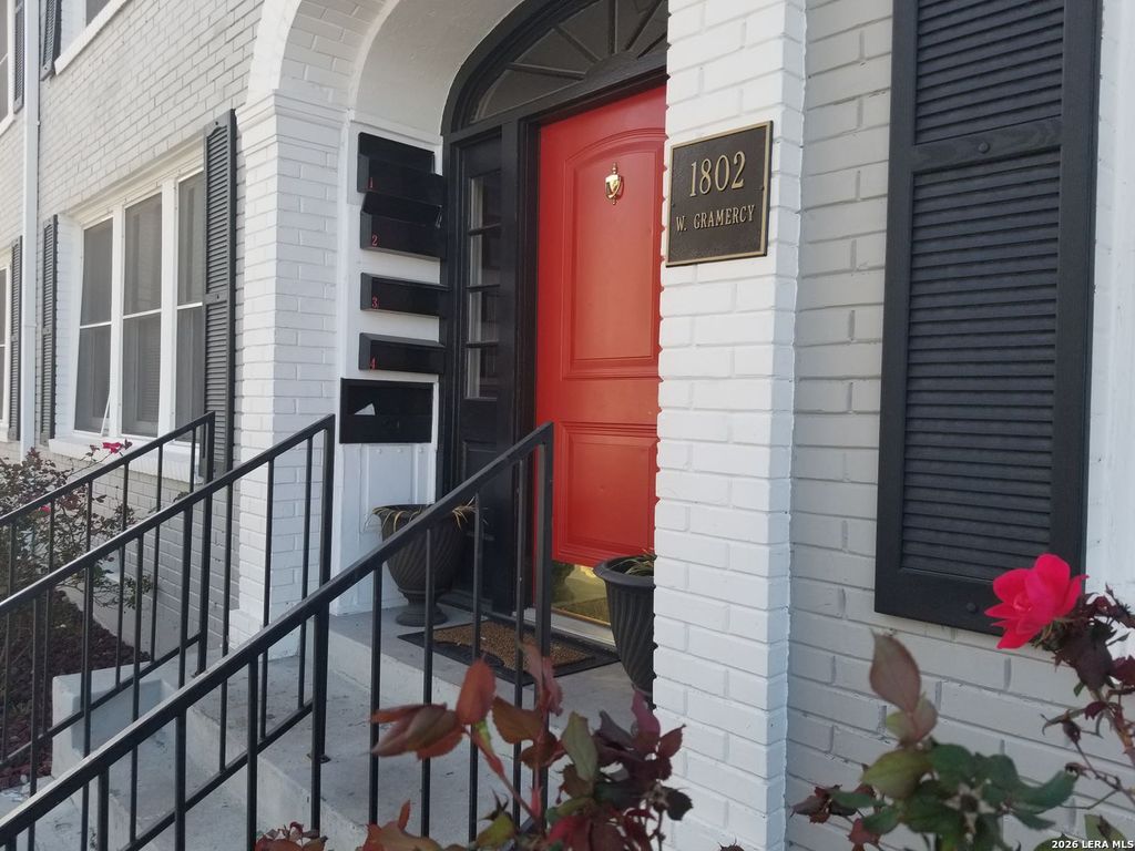 1802 W Gramercy Pl Apt 2, San Antonio, TX 78201