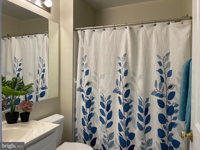 12313 TANALIAN FALLS LN, Bristow, VA 20136