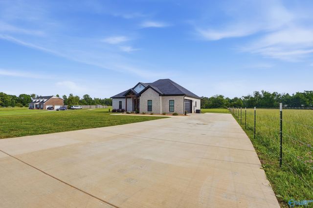 28062 Nuke Whitt Lane, Ardmore, AL 35739