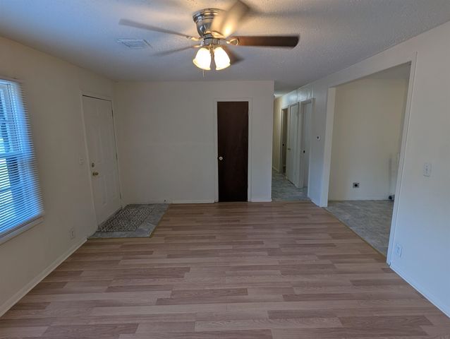 4325 S Dover, Wichita, KS 67216