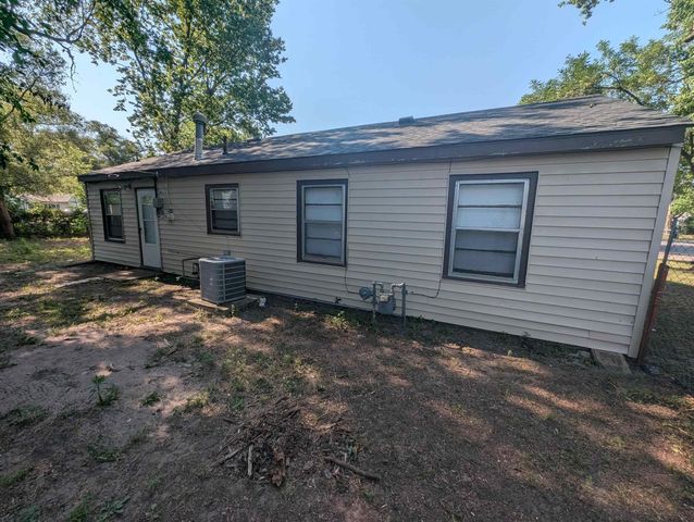 4325 S Dover, Wichita, KS 67216