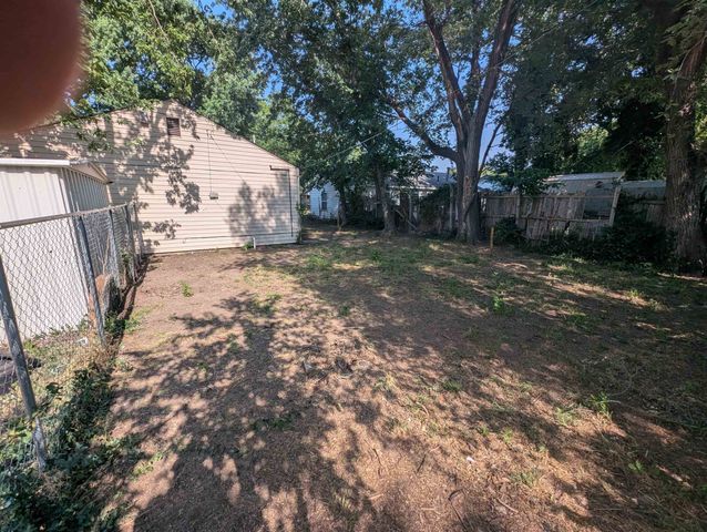 4325 S Dover, Wichita, KS 67216