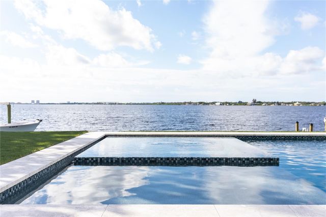 628 REGATTA WAY, Bradenton, FL 34208