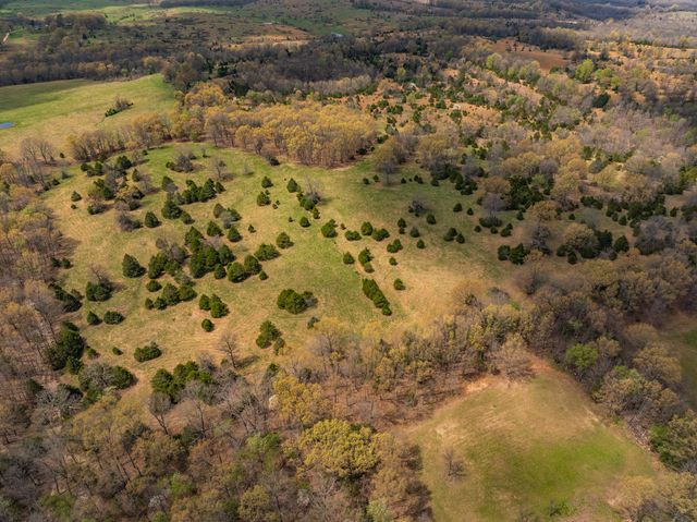 2722 Co Rd 347, Koshkonong, MO 65692