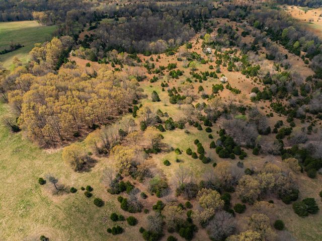 2722 Co Rd 347, Koshkonong, MO 65692