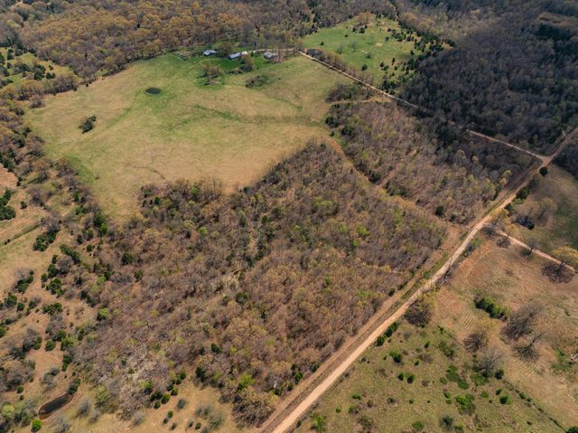 2722 Co Rd 347, Koshkonong, MO 65692