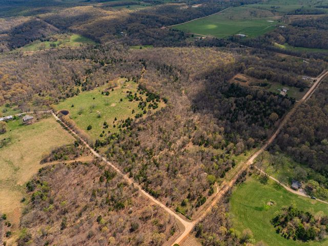 2722 Co Rd 347, Koshkonong, MO 65692