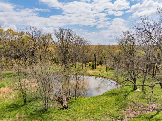 2722 Co Rd 347, Koshkonong, MO 65692