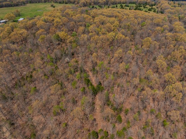 2722 Co Rd 347, Koshkonong, MO 65692