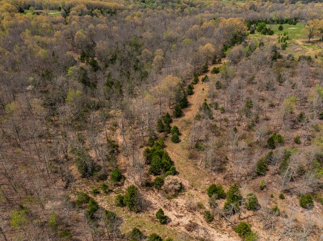 2722 Co Rd 347, Koshkonong, MO 65692