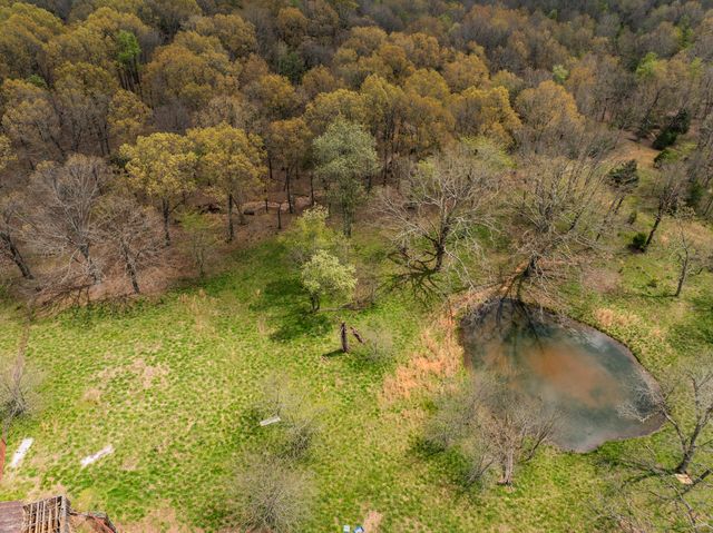 2722 Co Rd 347, Koshkonong, MO 65692