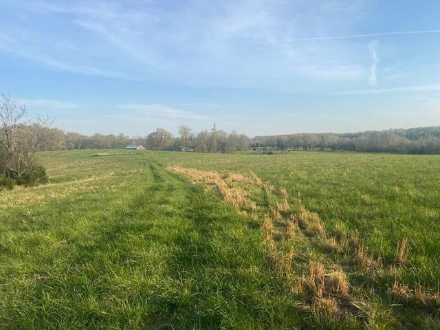 2722 Co Rd 347, Koshkonong, MO 65692