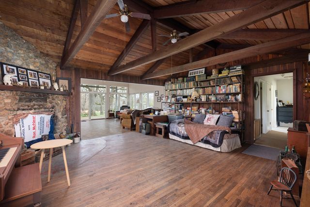 2722 Co Rd 347, Koshkonong, MO 65692