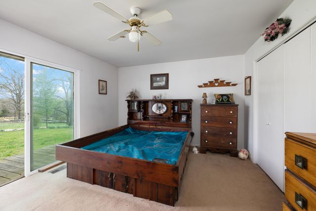 2722 Co Rd 347, Koshkonong, MO 65692