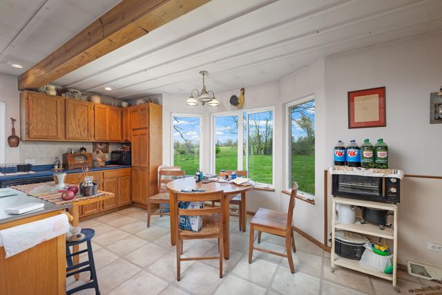 2722 Co Rd 347, Koshkonong, MO 65692