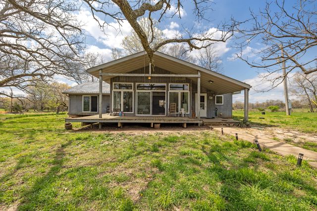 2722 Co Rd 347, Koshkonong, MO 65692