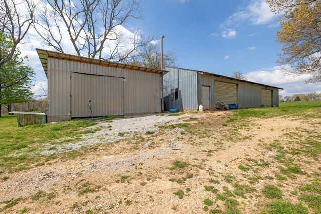 2722 Co Rd 347, Koshkonong, MO 65692