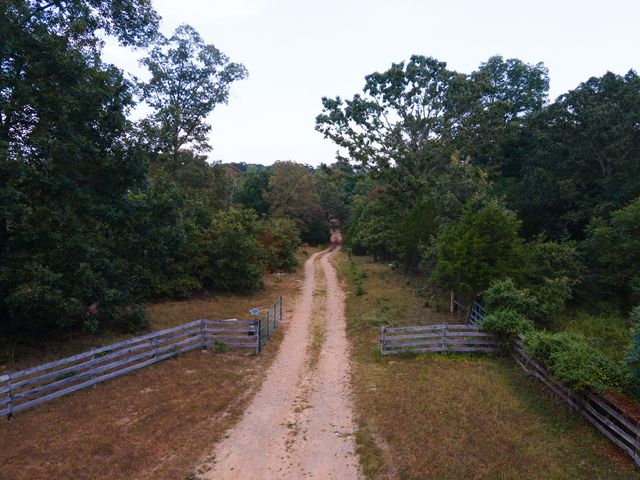 2722 Co Rd 347, Koshkonong, MO 65692