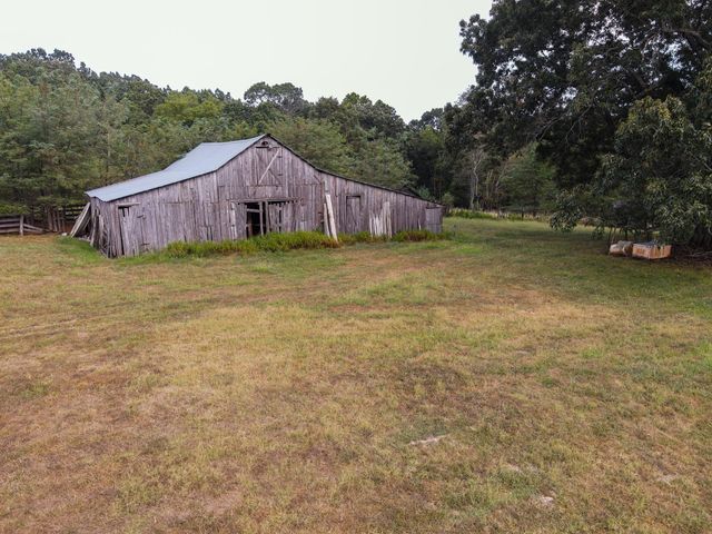 2722 Co Rd 347, Koshkonong, MO 65692