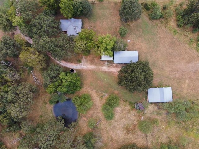 2722 Co Rd 347, Koshkonong, MO 65692