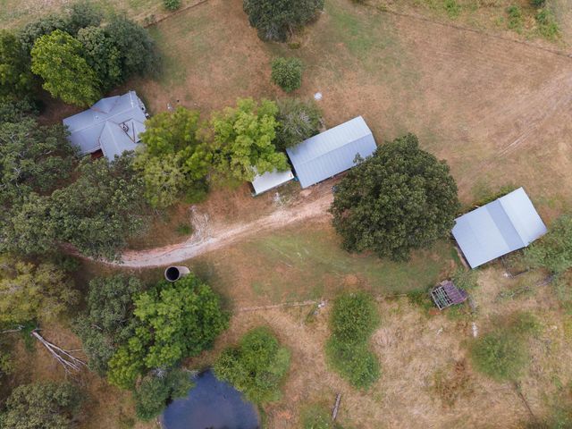 2722 Co Rd 347, Koshkonong, MO 65692