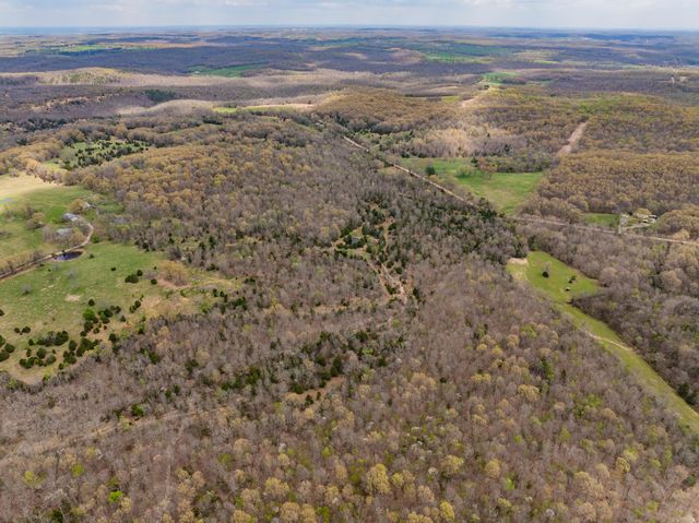 2722 Co Rd 347, Koshkonong, MO 65692