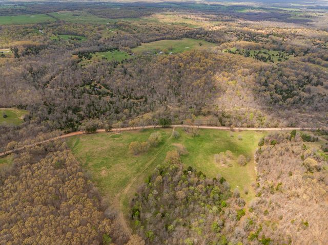 2722 Co Rd 347, Koshkonong, MO 65692