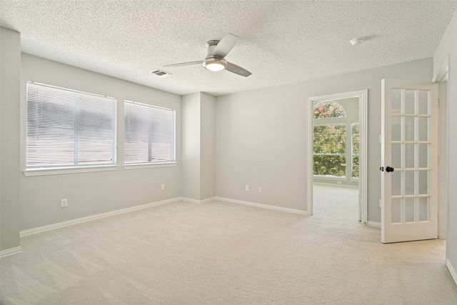2811 Stonehurst Drive, Grapevine, TX 76051