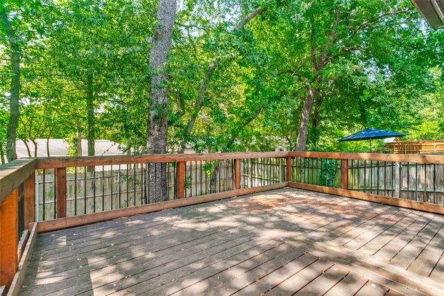 2811 Stonehurst Drive, Grapevine, TX 76051