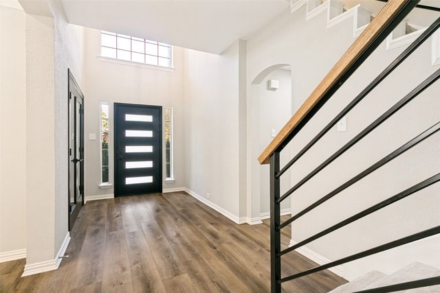 2811 Stonehurst Drive, Grapevine, TX 76051