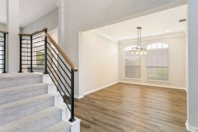2811 Stonehurst Drive, Grapevine, TX 76051