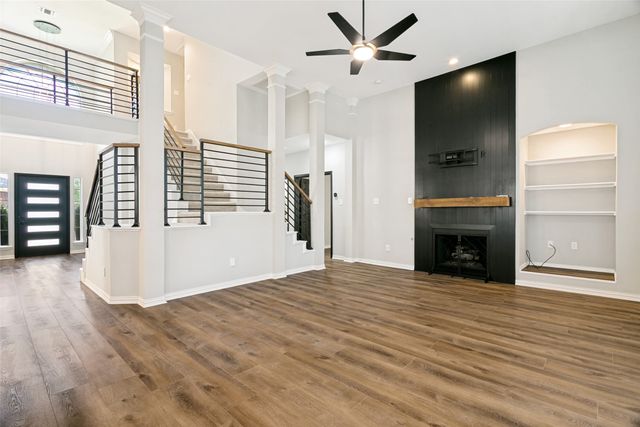 2811 Stonehurst Drive, Grapevine, TX 76051
