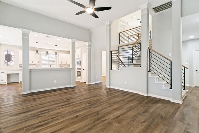 2811 Stonehurst Drive, Grapevine, TX 76051