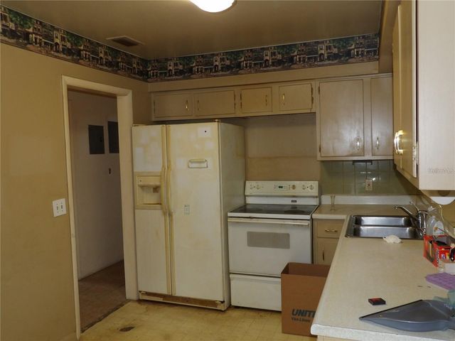 816 W 130 TH AVENUE, Tampa, FL 33612