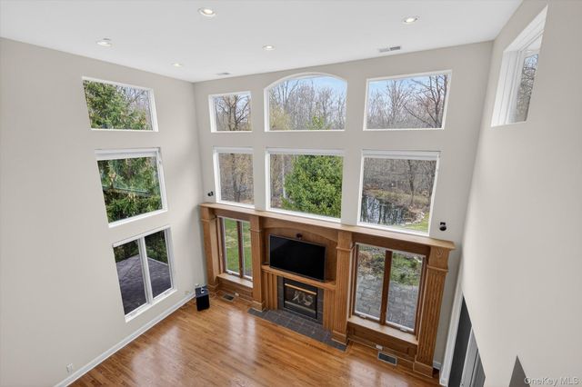 7 Farm Hollow Road, New Windsor, NY 12553