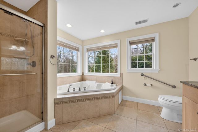 7 Farm Hollow Road, New Windsor, NY 12553