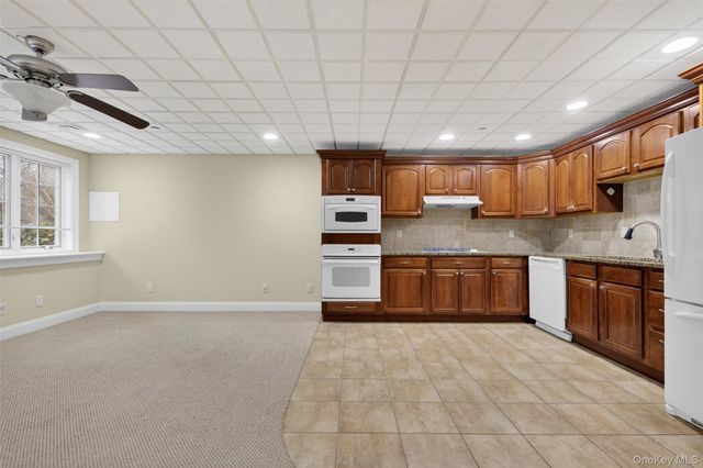 7 Farm Hollow Road, New Windsor, NY 12553