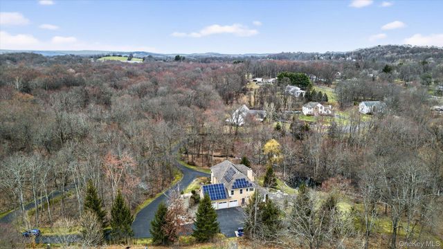 7 Farm Hollow Road, New Windsor, NY 12553