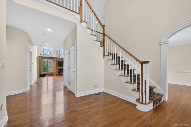 7 Farm Hollow Road, New Windsor, NY 12553