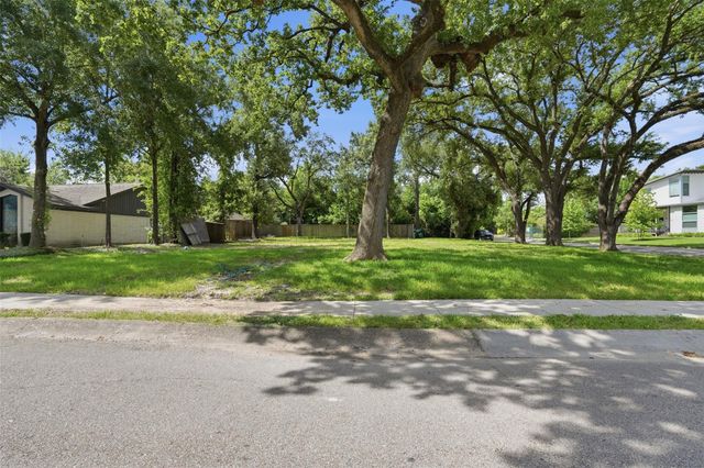 6235 Queenswood Lane, Houston, TX 77008