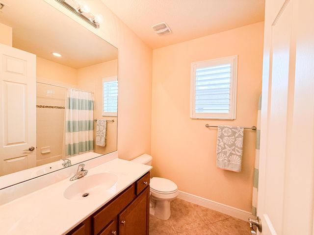 1080 Southlakes Way SW, Vero Beach, FL 32968