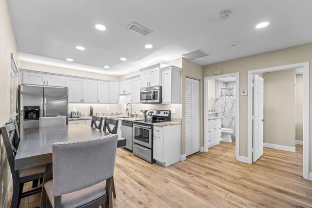 13155 Southfields Road, Wellington, FL 33414