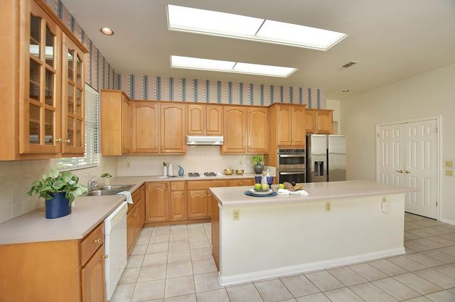 108 High Trail DR, Georgetown, TX 78633