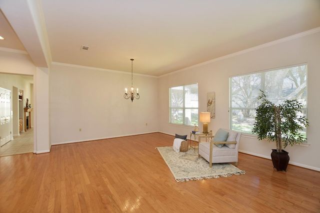 108 High Trail DR, Georgetown, TX 78633