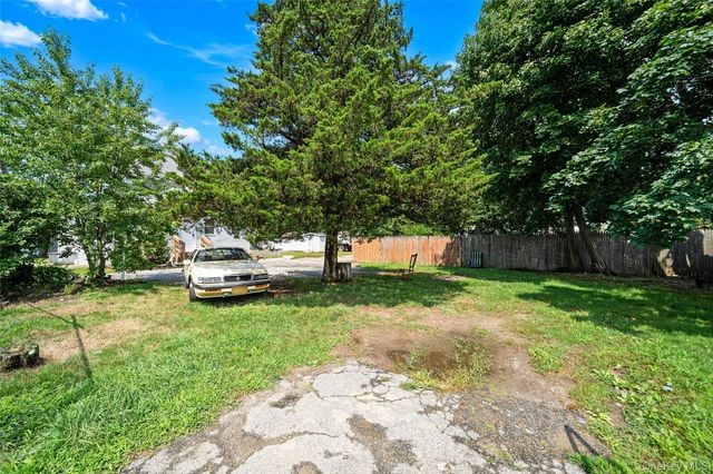 25 William Street, Central Islip, NY 11722