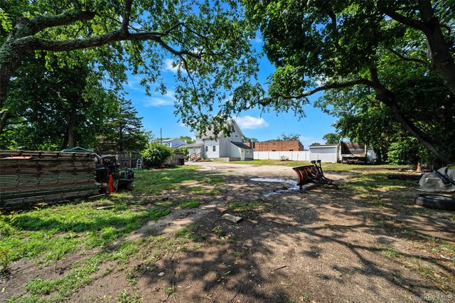 25 William Street, Central Islip, NY 11722